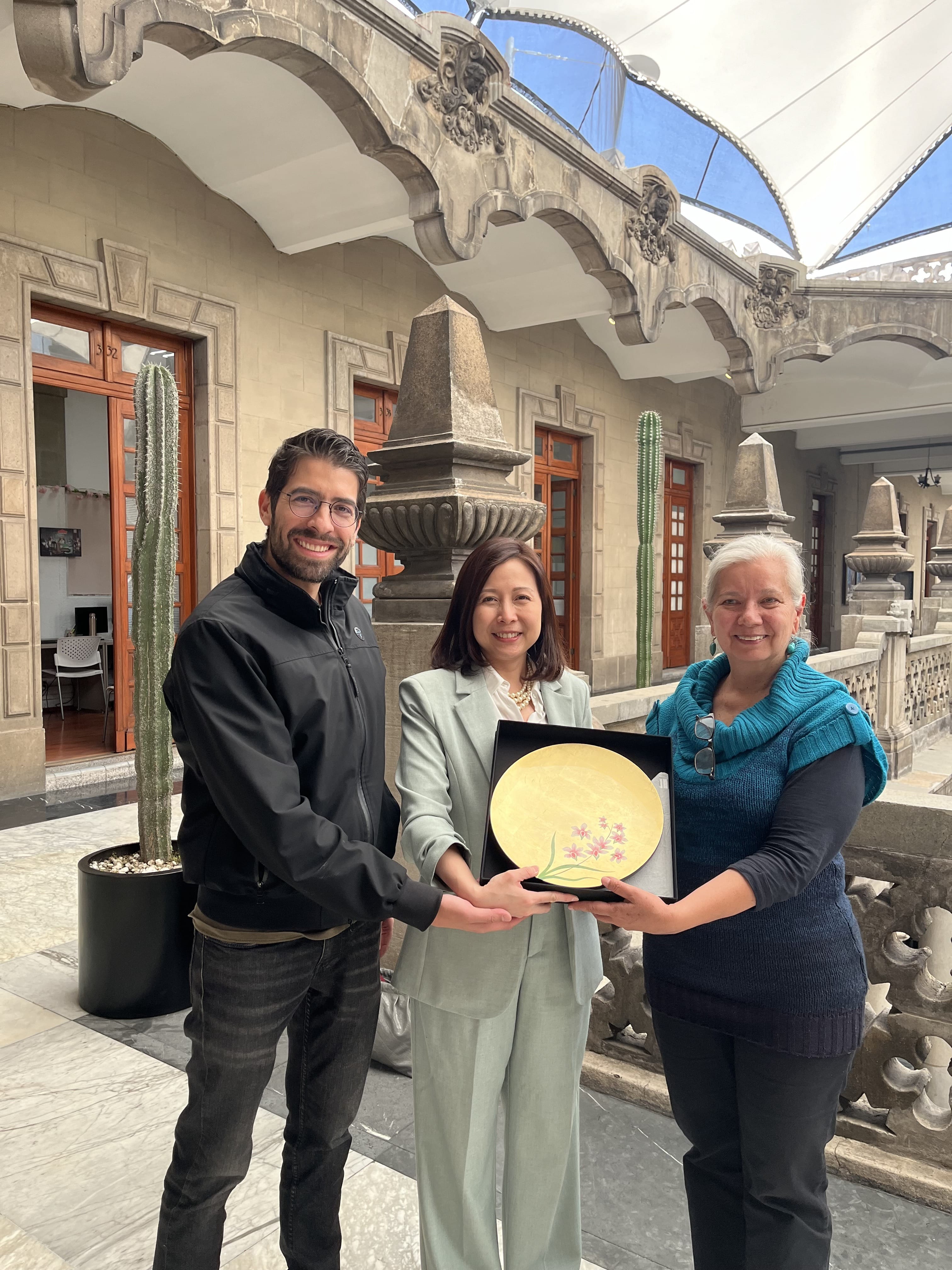 CLC with Rocio Lombera, Coordinator of International Affairs of Mexico City (1st from the right). © Centre for Liveable Cities